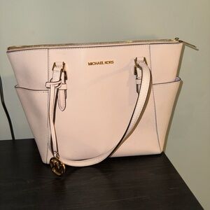Michael Kors Charlotte Large Saffiano Leather Top-Zip Tote Bag in Soft Pink